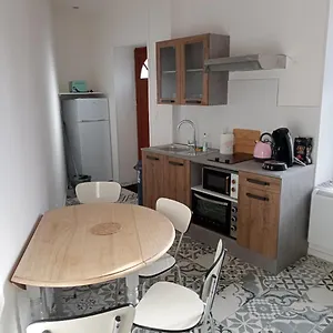 Appartement Proche Toutes Commodites, Souvigny
