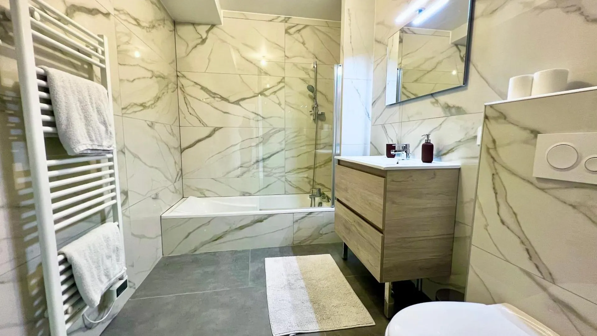 Elegant T3 Tout Confort Apartment Saint-Pierre-en-Faucigny 0*,  France